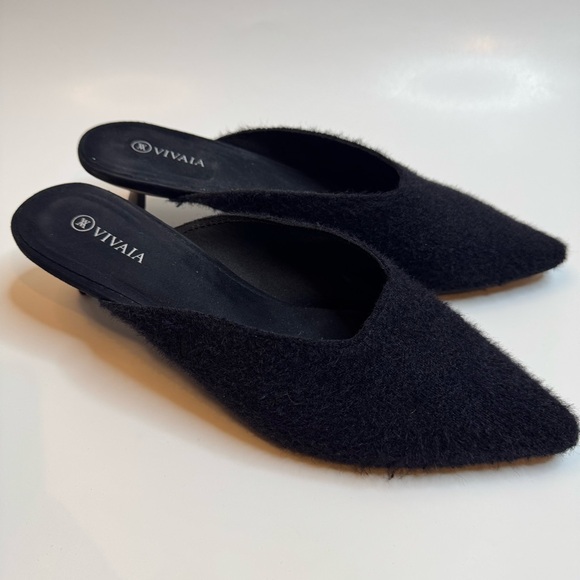 VIVAIA Pointed Toe Black Fuzzy Heeled Mules - Picture 3 of 9